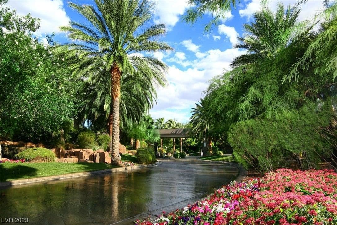 511 Rock Peak Drive photo 4