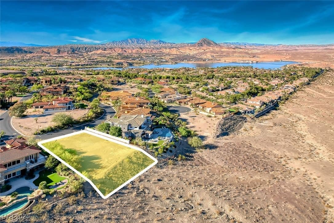 14 Pyrenees Court photo 2