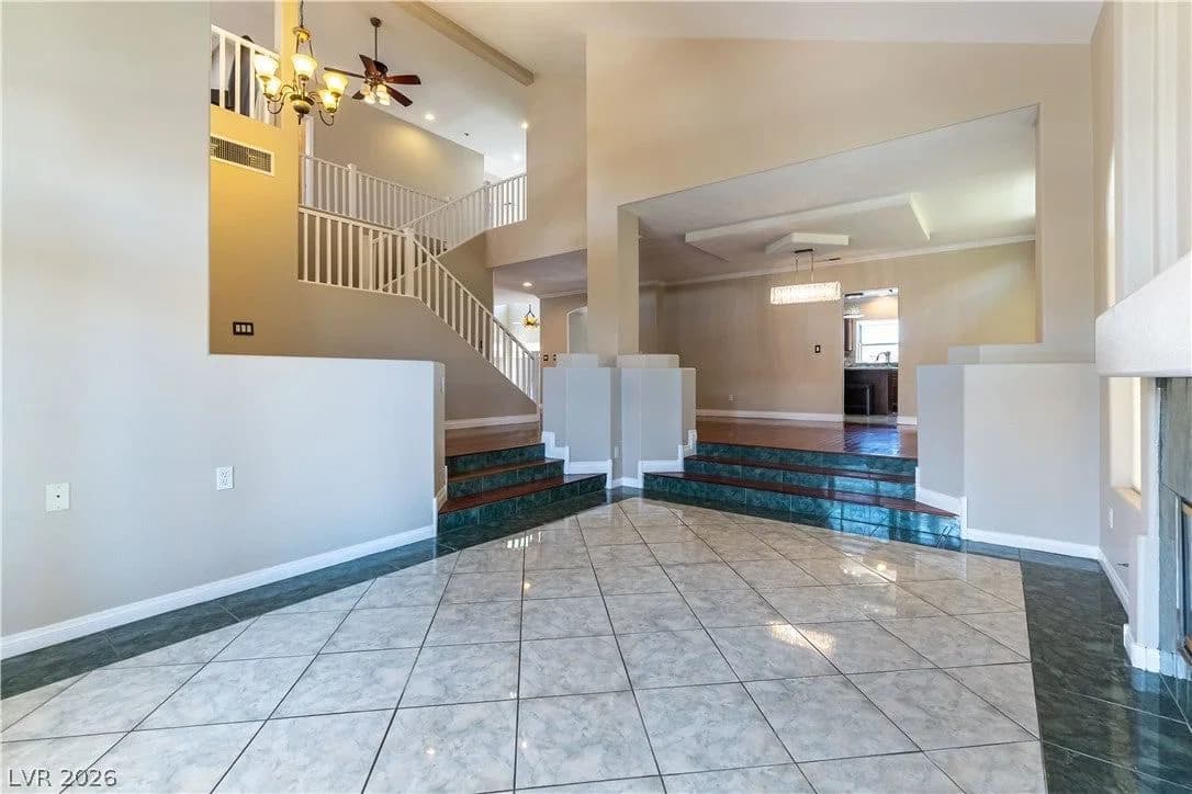 8960 Lansberry Court photo 5