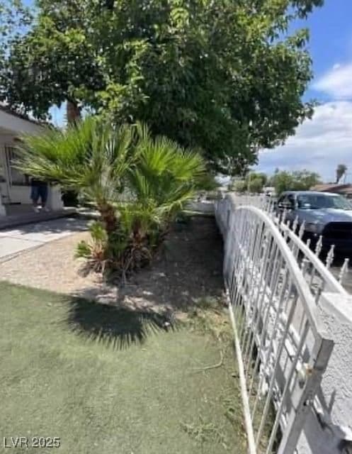 2932 Demetrius Avenue photo 4