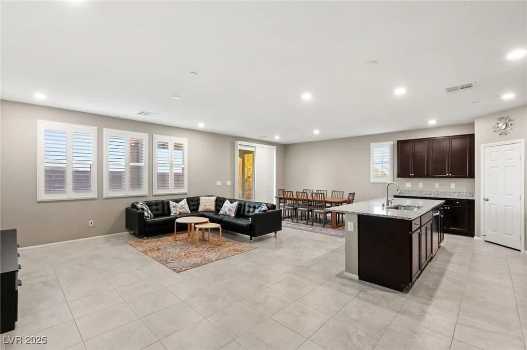 964 Midnight View Avenue photo 2