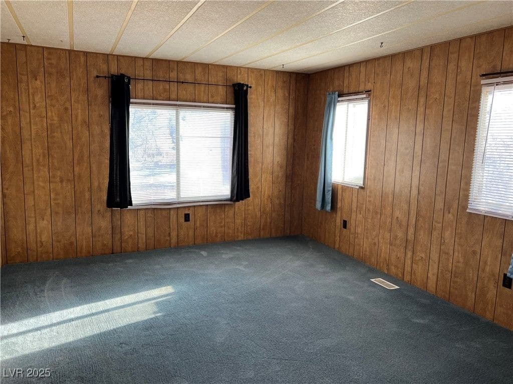 237 Grant Avenue photo 4