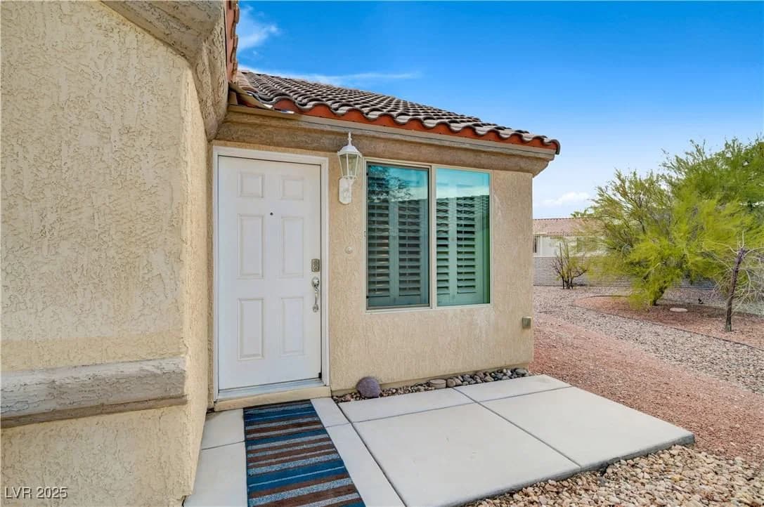 3033 Merimar Drive photo 4