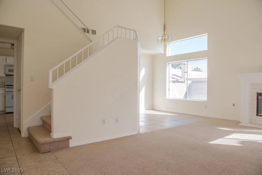 6984 Wineberry Drive photo 2