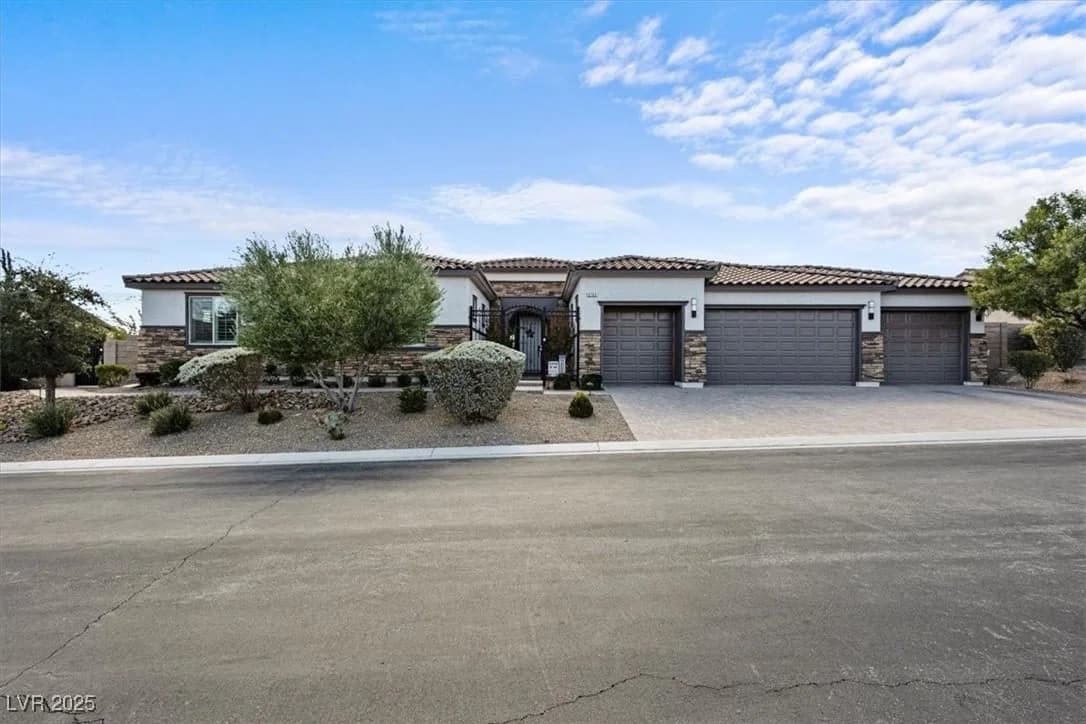 9763 Mountain Spruce Court photo 3