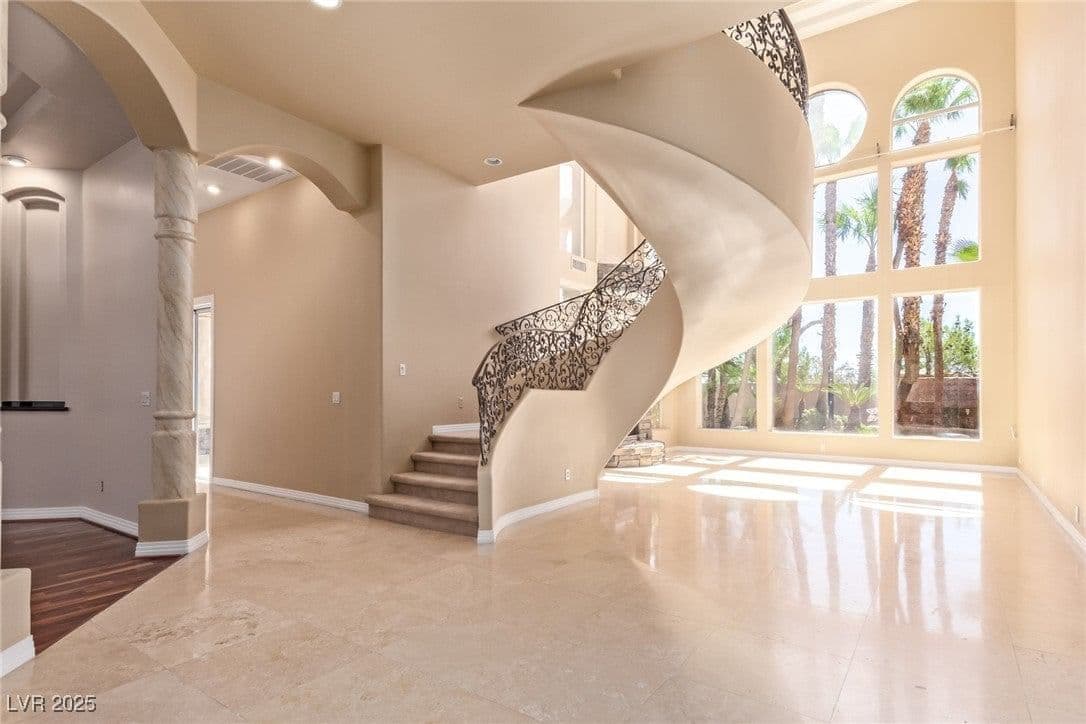 1008 Trophy Hills Drive photo 5
