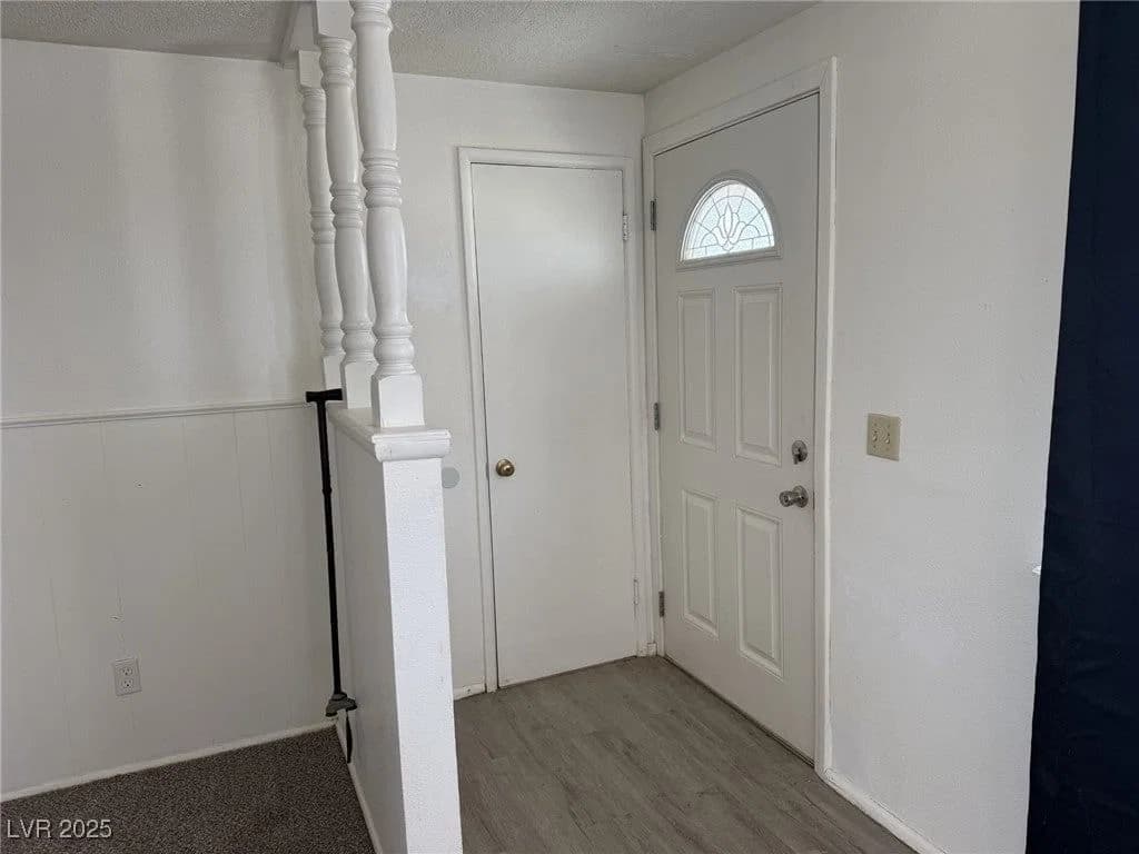 4361 Laute Drive photo 5