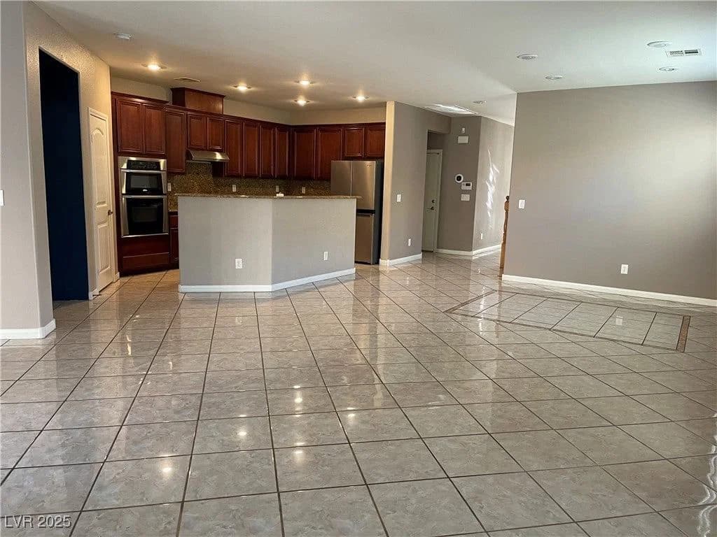 9072 Sendero Avenue photo 4