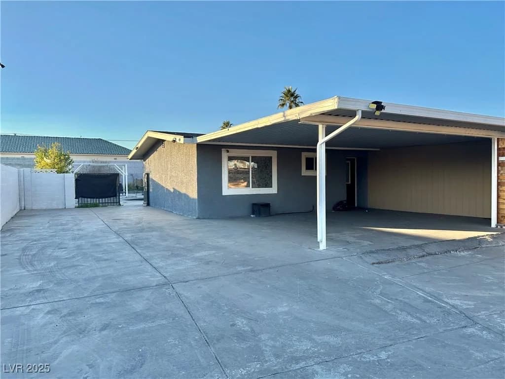 808 Mallard Street photo 2