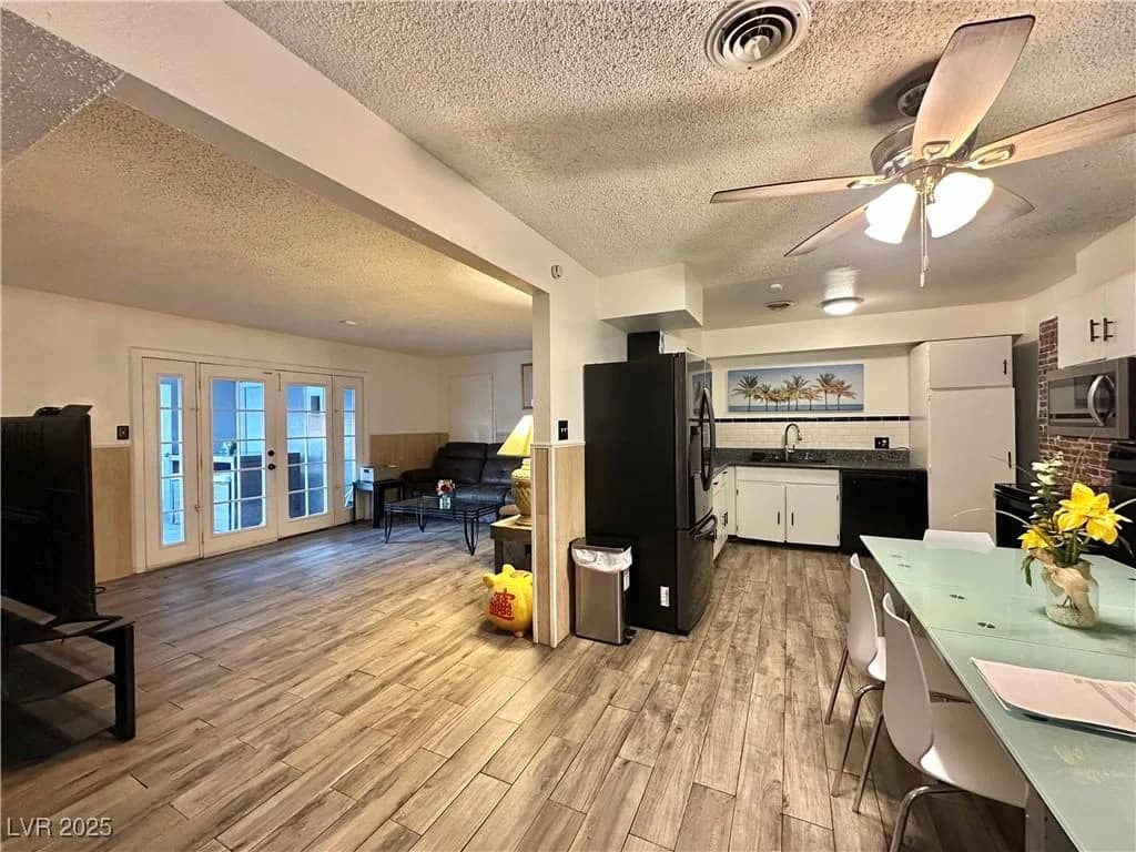 808 Mallard Street photo 5