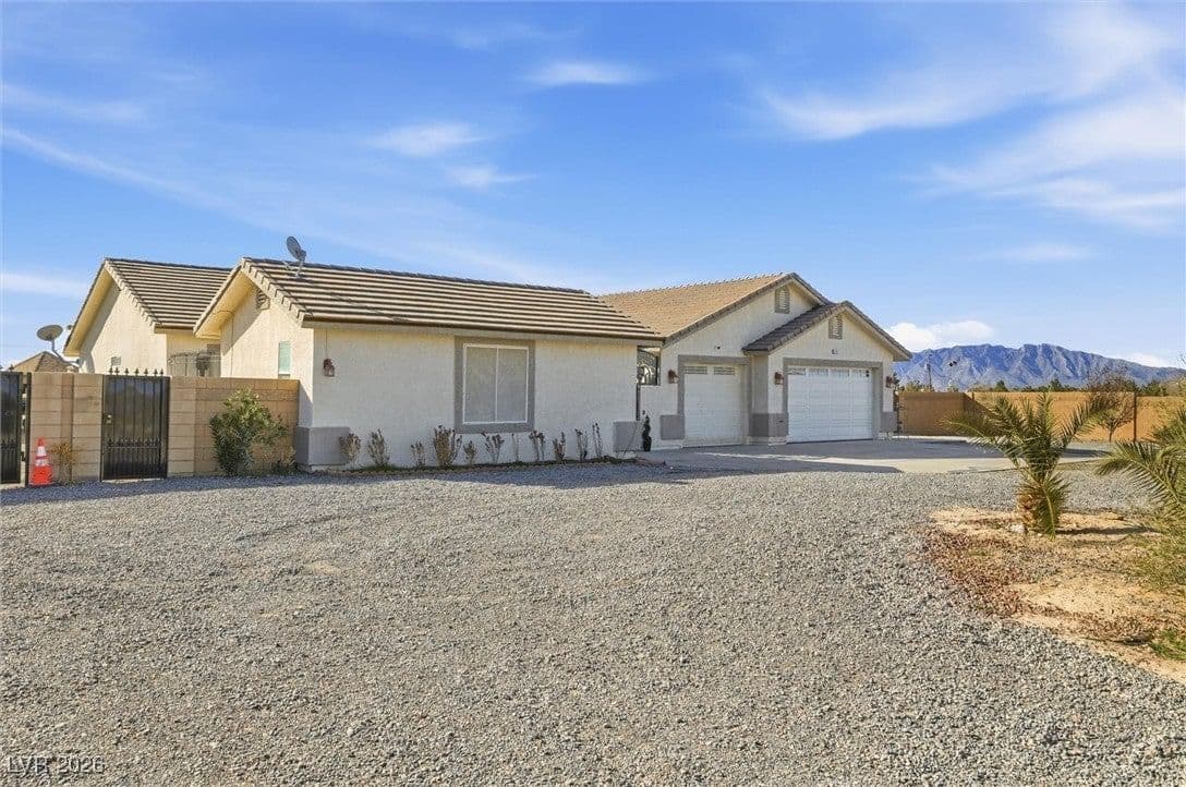 2461 Deerskin Street photo 4