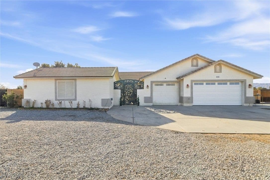 2461 Deerskin Street photo 3