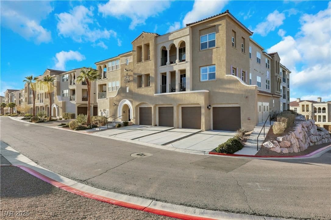 2555 Hampton Road photo 3