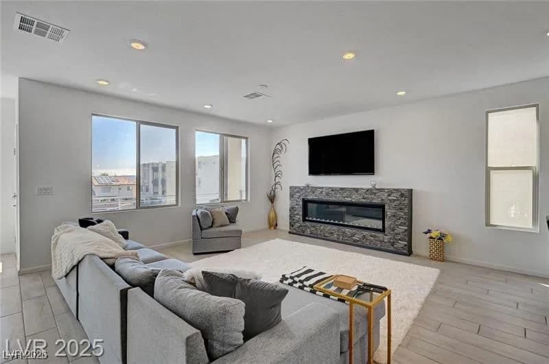 7953 Mountain Lilac Street photo 4