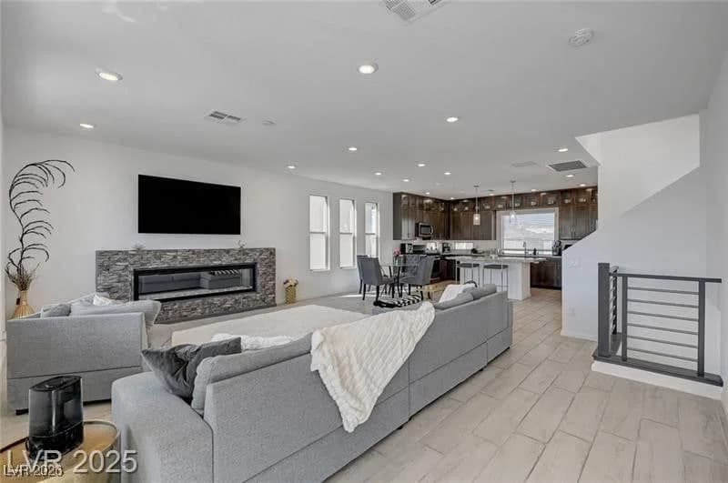 7953 Mountain Lilac Street photo 3
