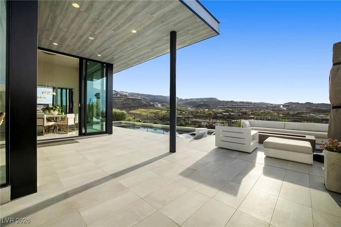 451 Serenity Point Drive photo 3
