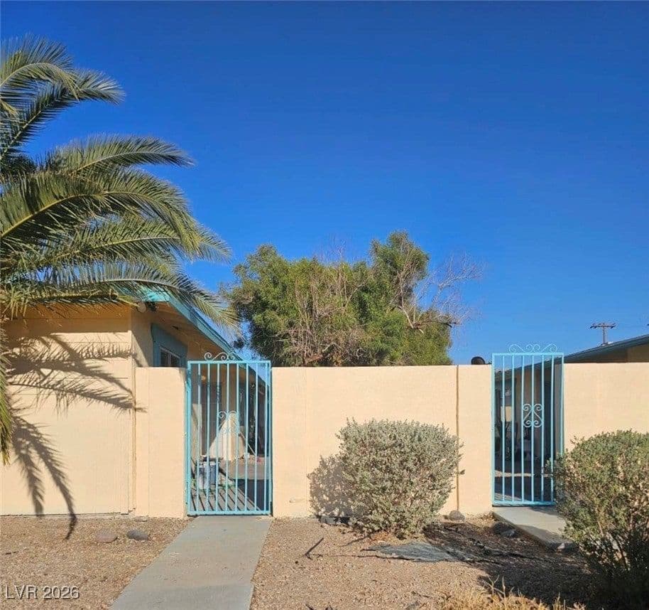 2230 Lamb Boulevard photo 2
