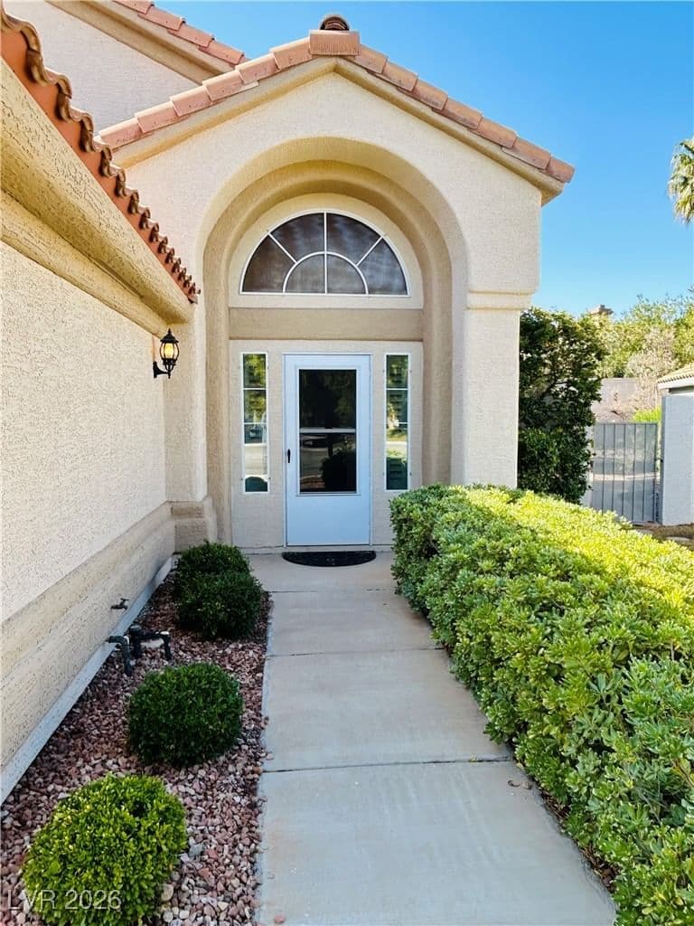 1449 Desert Hills Drive photo 3