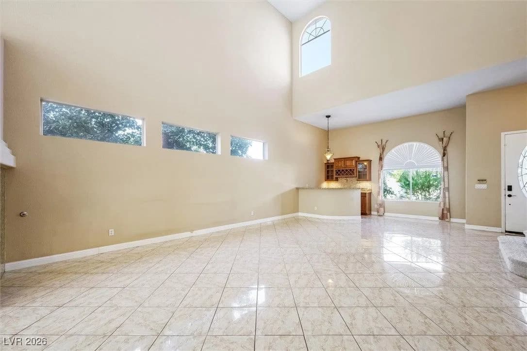 2107 Eaglepath Circle photo 5