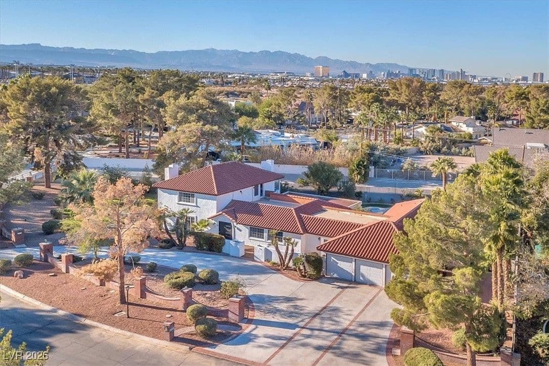 2868 Vista Del Sol Avenue