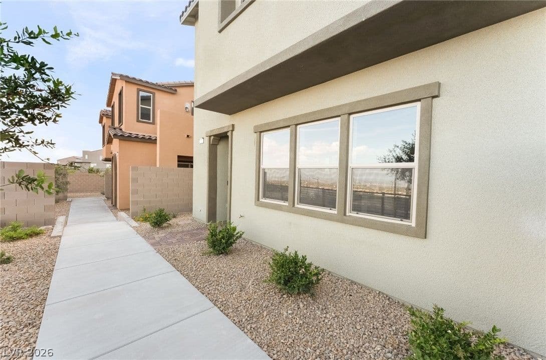1772 Sparrow Nest Street photo 3