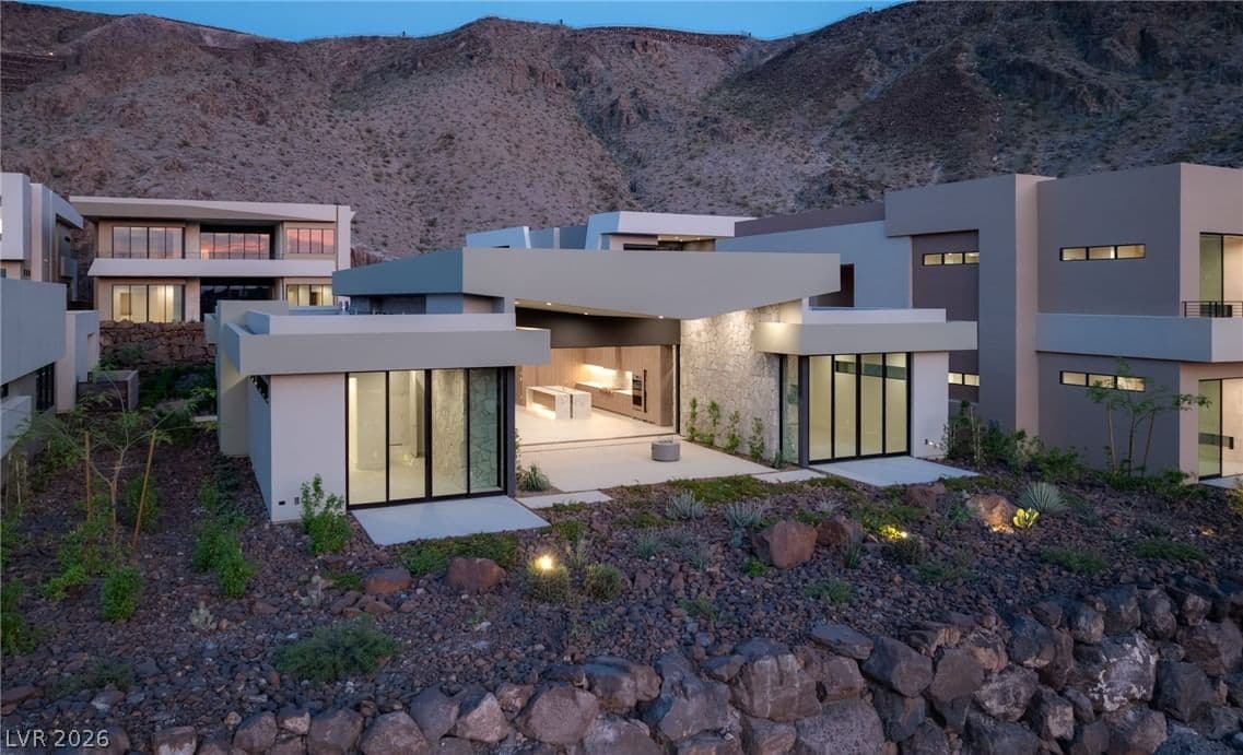 6 Kaya Canyon Way