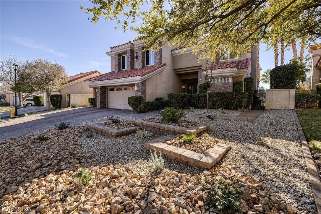 8721 Double Eagle Drive photo 2
