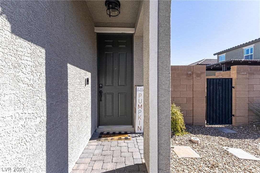 5390 Robinera Court photo 2