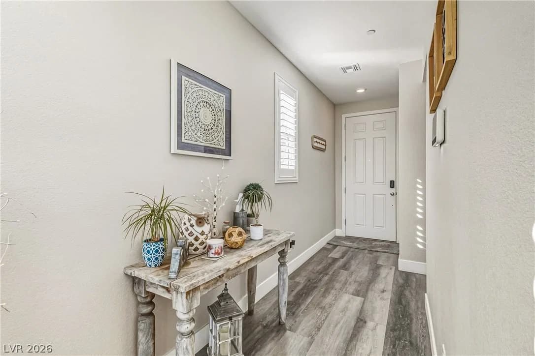 5390 Robinera Court photo 4