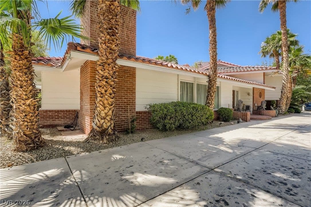 7082 Mira Vista Street photo 2