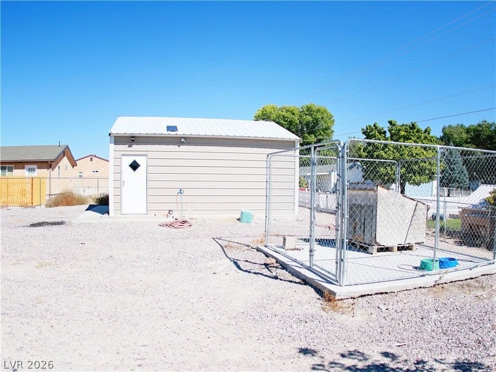 1348 BLAD Street photo 4