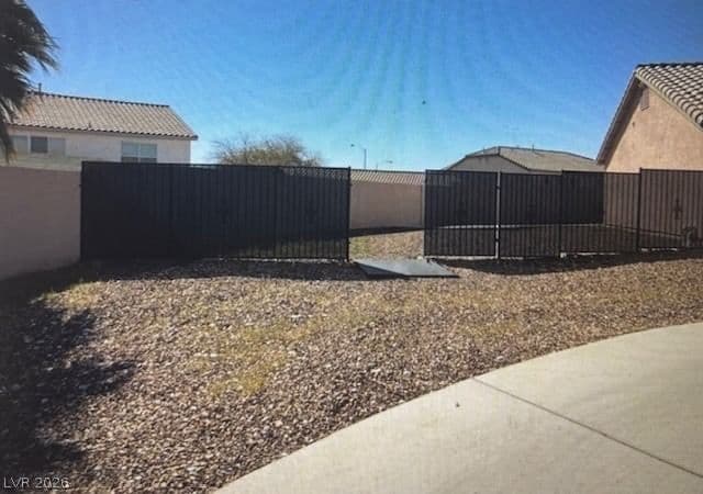 1083 Sterling Peak Street photo 4