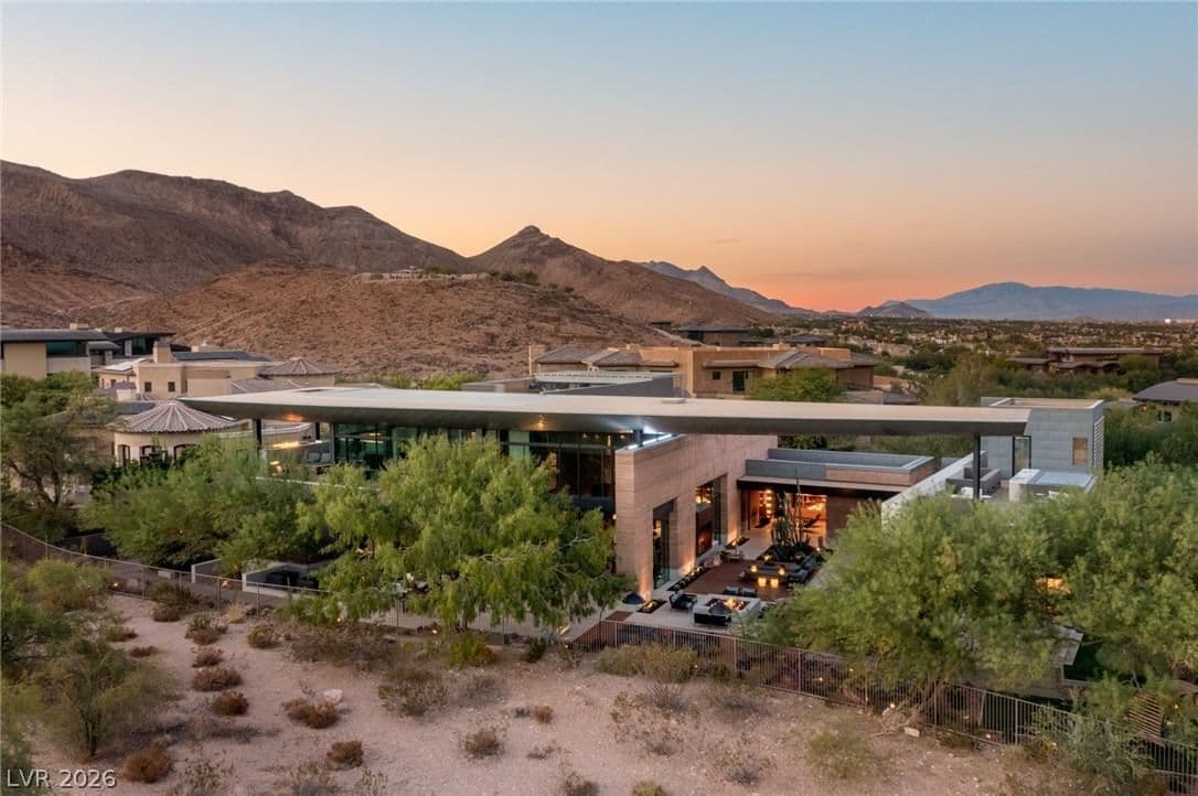 7 SABLE RIDGE Court