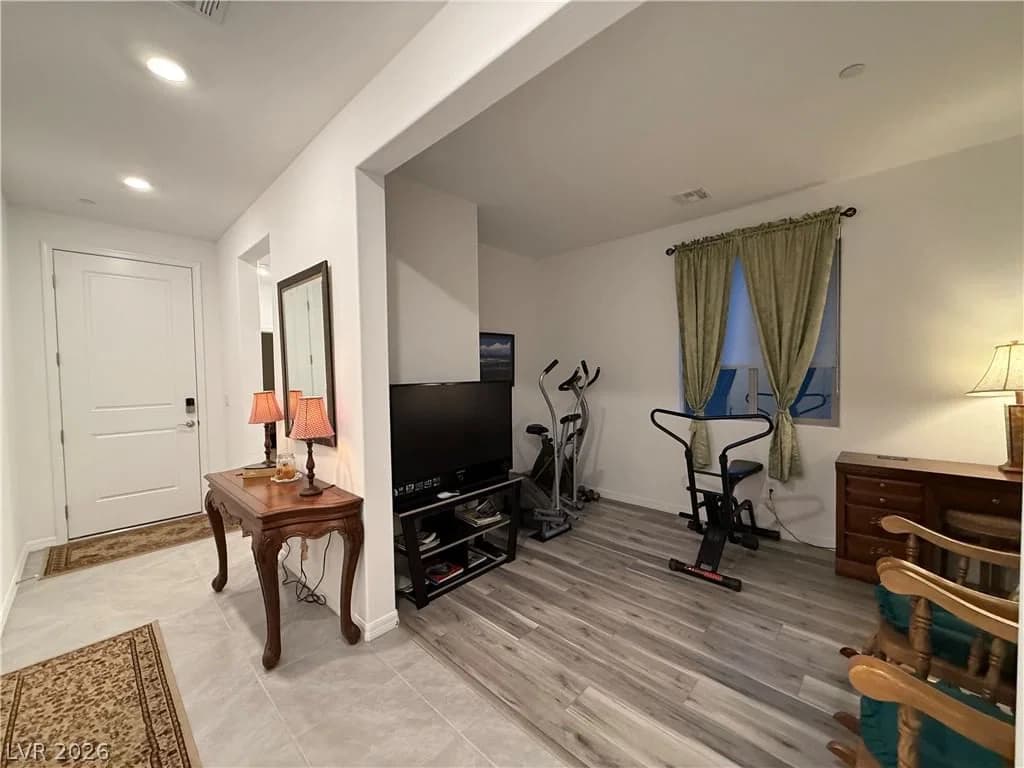 9585 Sard Lane photo 2