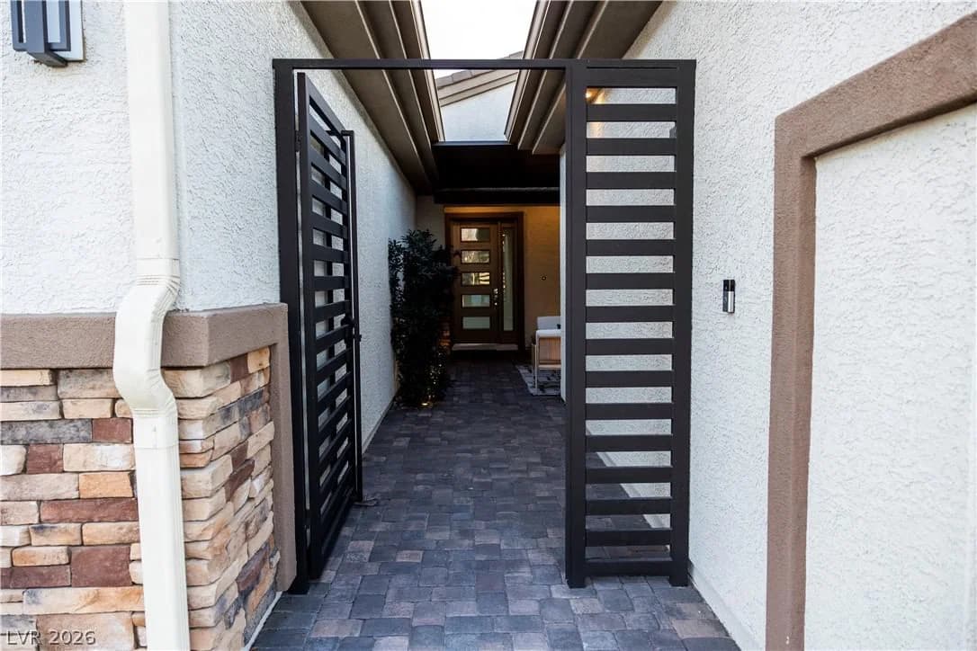 7433 Deschutes Circle photo 4
