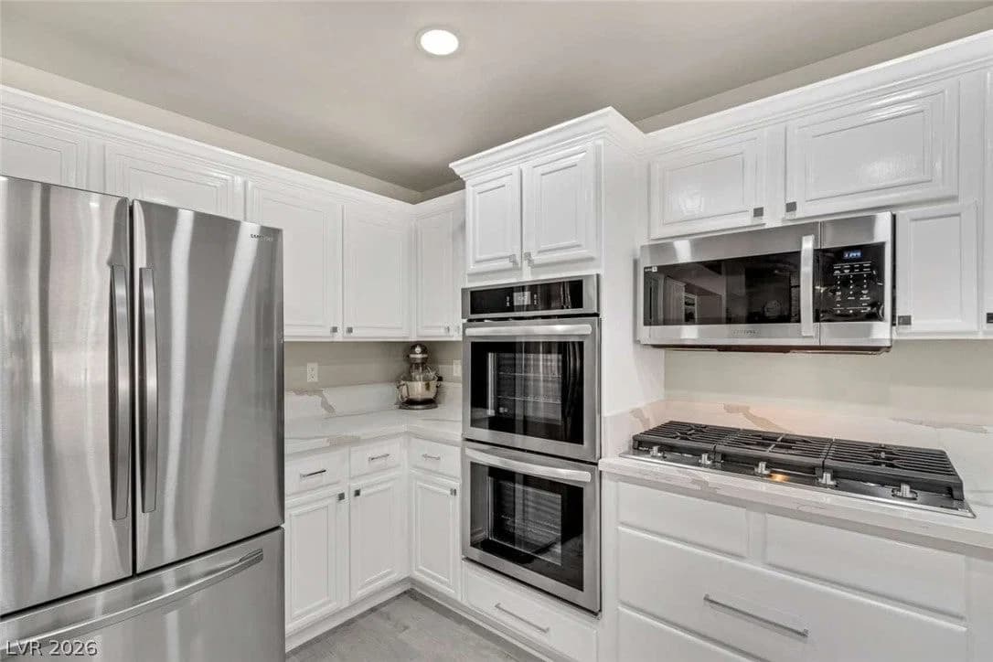 8740 Smokey Drive photo 3