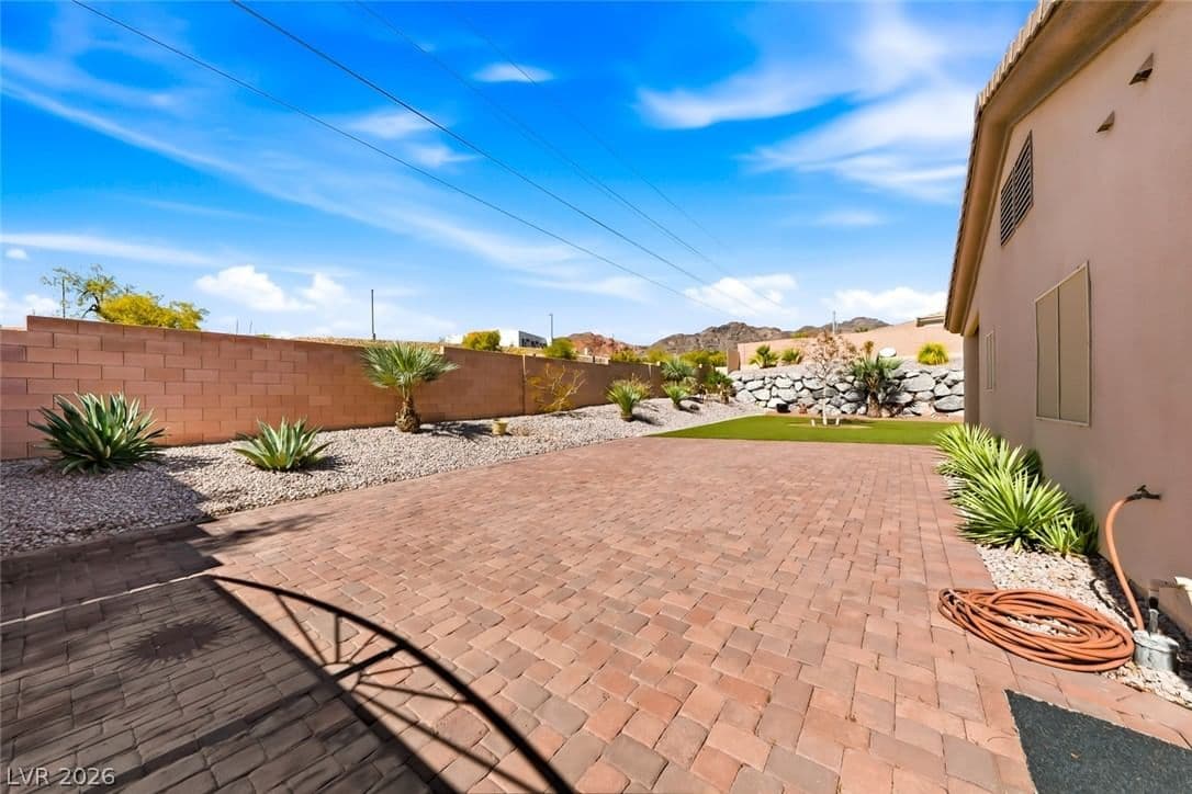 692 Magic Cove Court photo 5