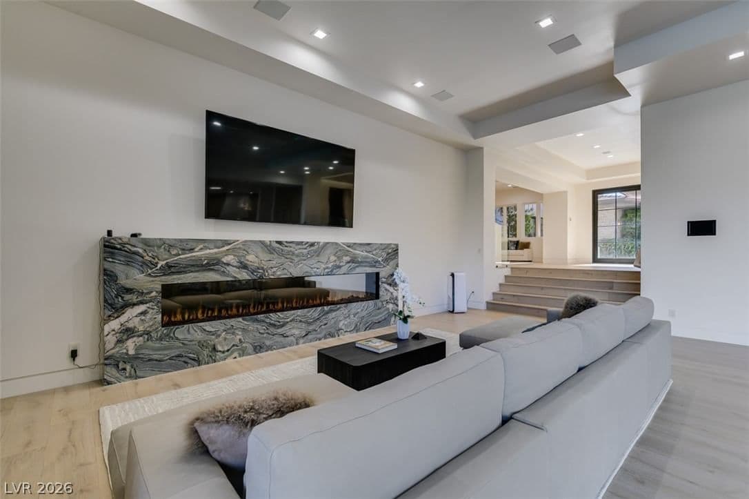 14 Promontory Ridge Drive photo 3