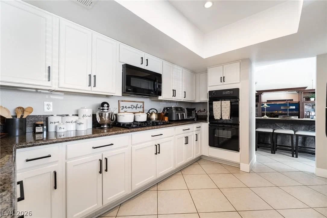 3203 La Mancha Way photo 4