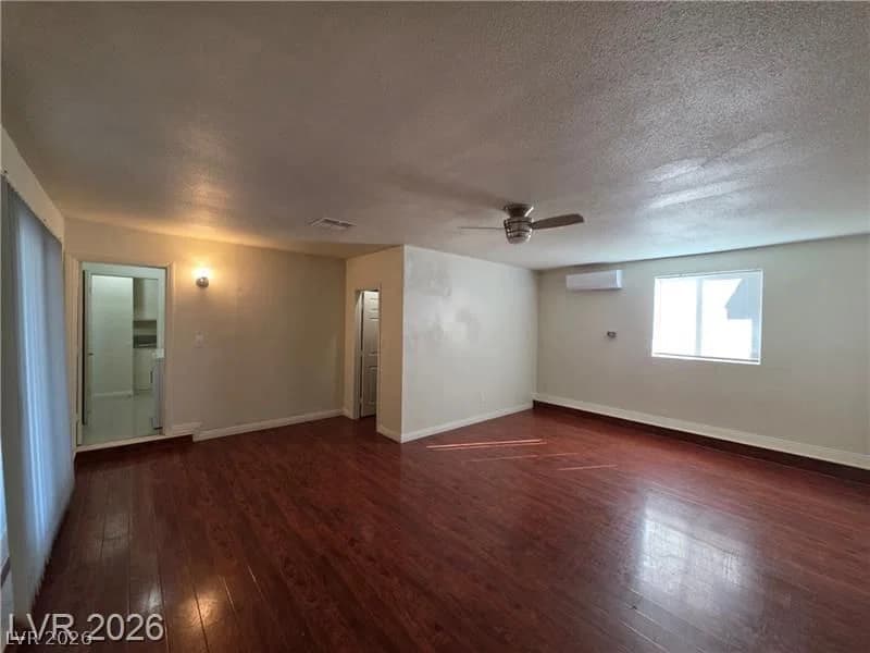 7184 Pleasant View Avenue photo 4
