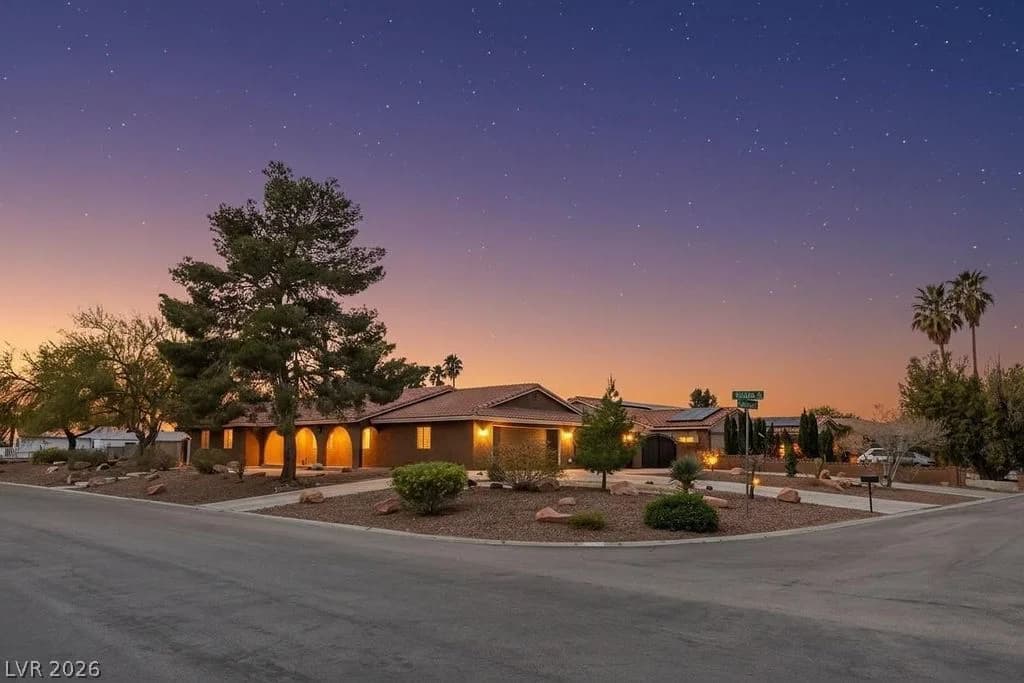 3189 Casanova Circle photo 2