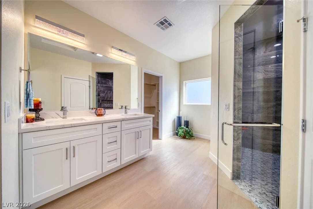 2880 Red Rock photo 4