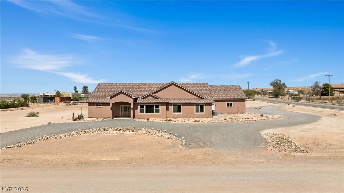 770 Arrow Avenue photo 2