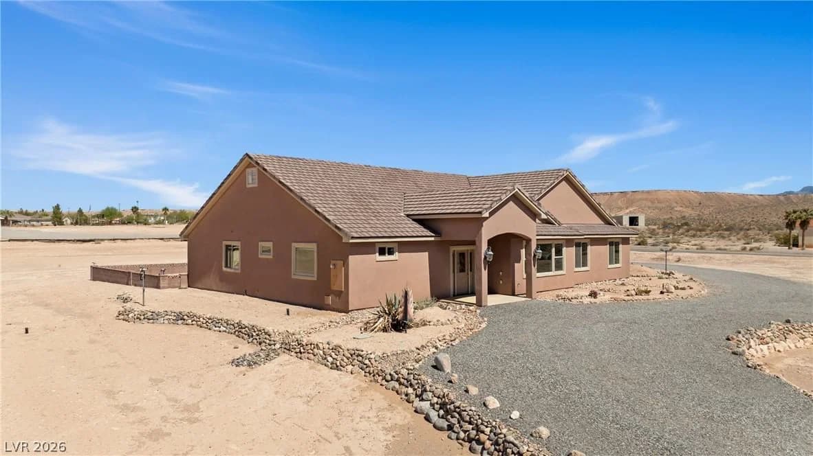 770 Arrow Avenue photo 4
