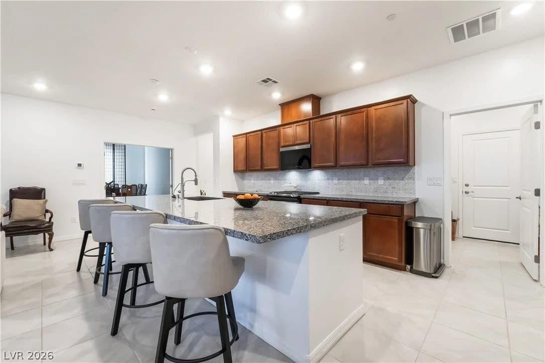 10216 Chrysolite Place photo 3