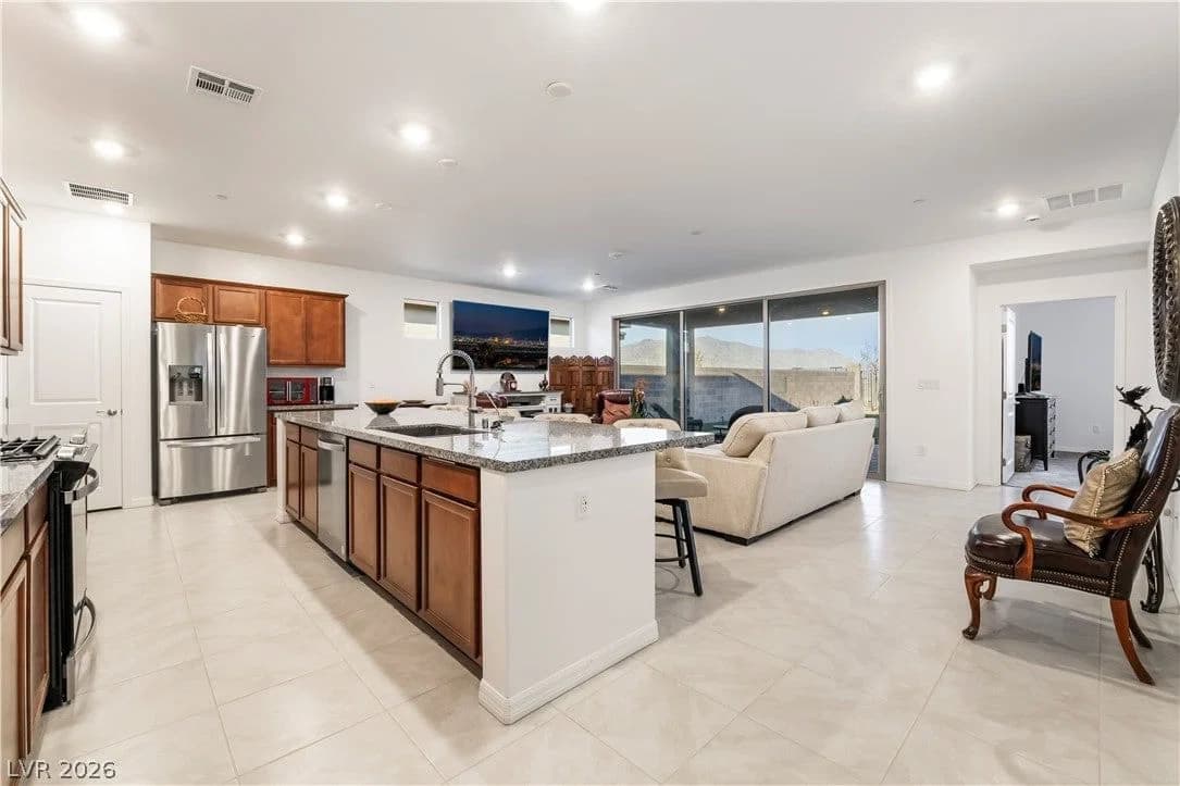 10216 Chrysolite Place photo 2