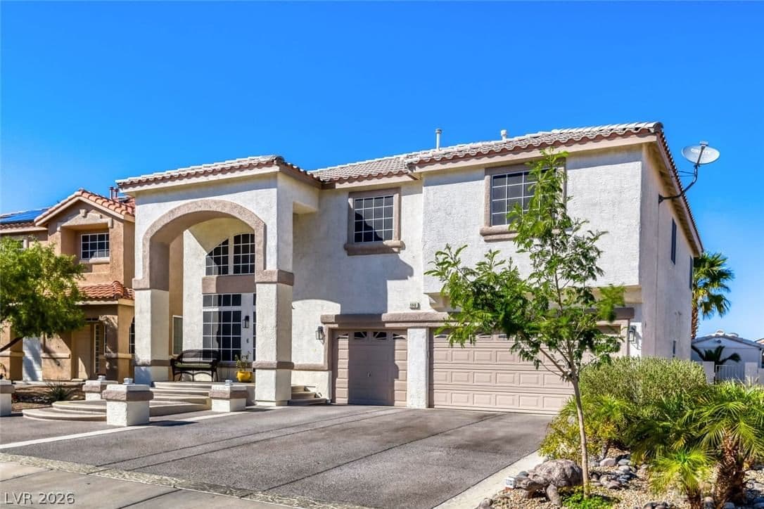 1046 Painted Daisy Avenue photo 3