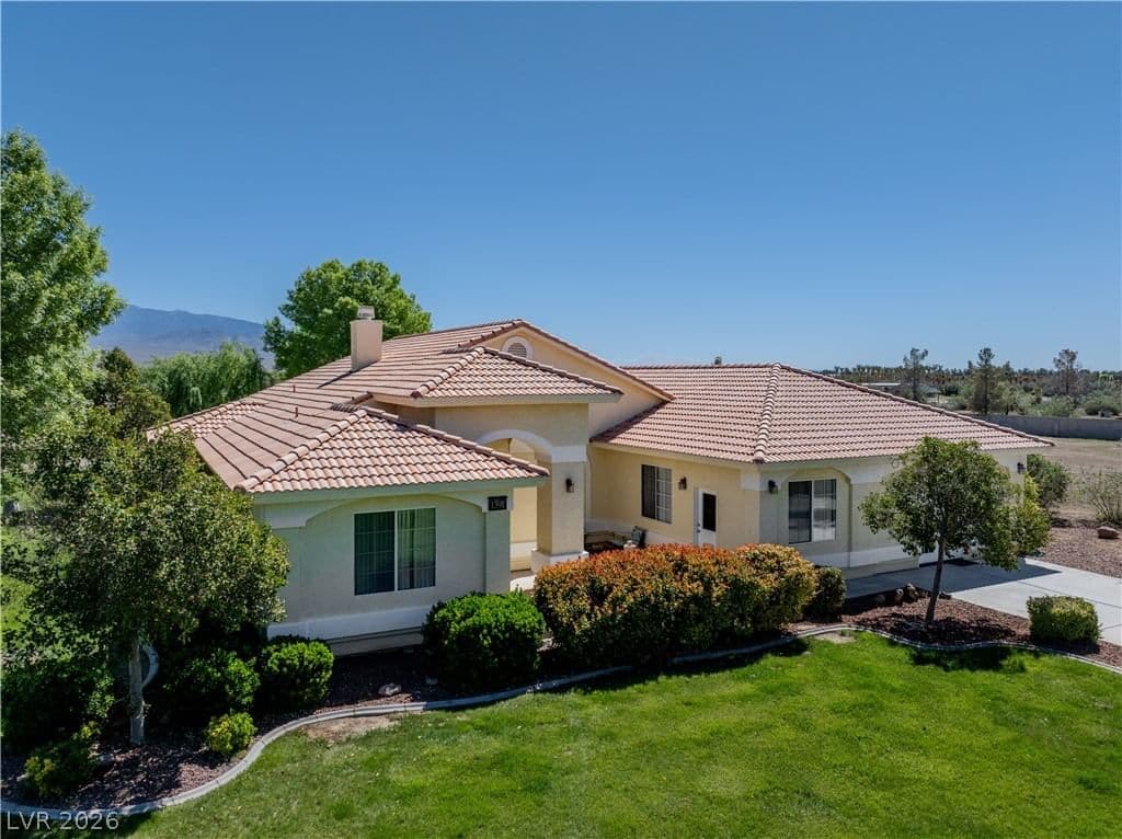 1391 Leslie Street photo 5