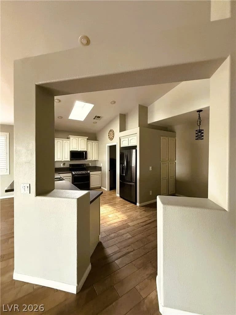 708 Leicester Street photo 5