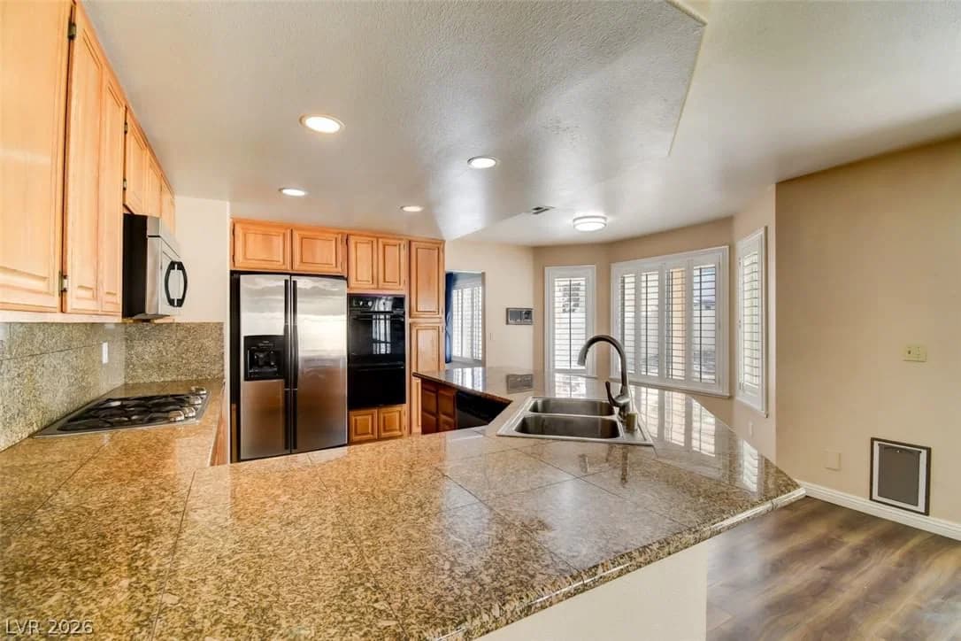 8217 Ocean Terrace Way photo 4